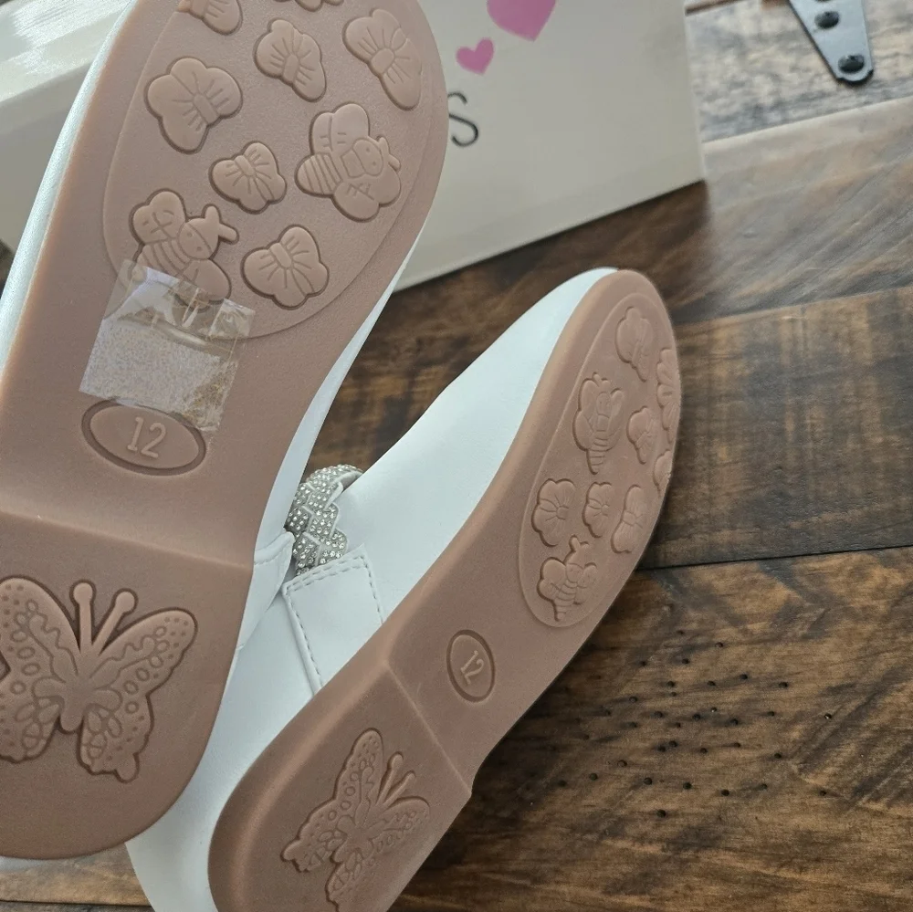Tip Top Kids Girls MaryJane White Shoe with Rhinestone Strap. Style S170. Size 1